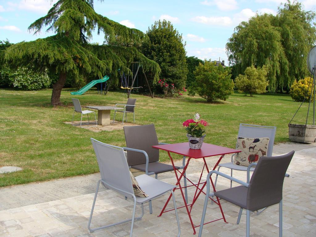 Goustranville Le Vieux Castel Bed & Breakfast エクステリア 写真