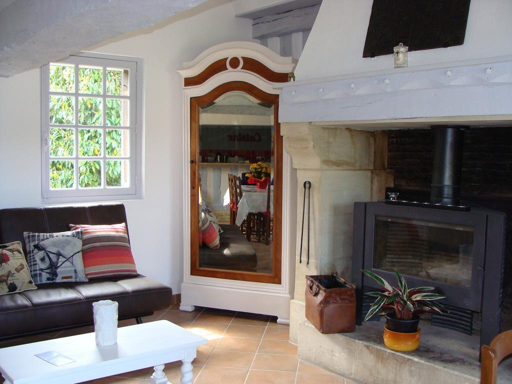 Goustranville Le Vieux Castel Bed & Breakfast エクステリア 写真