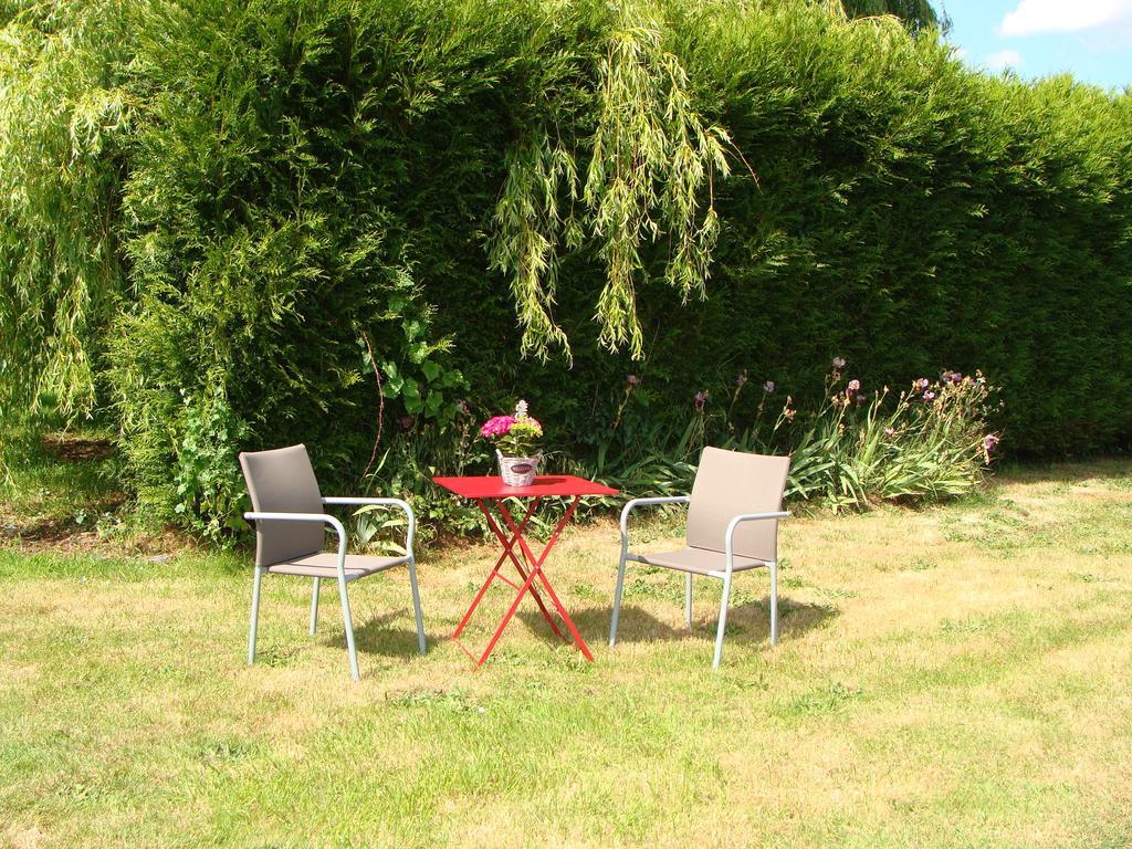 Goustranville Le Vieux Castel Bed & Breakfast エクステリア 写真