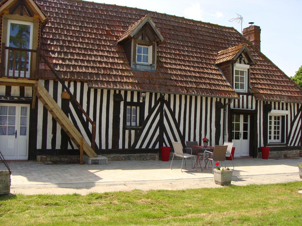 Goustranville Le Vieux Castel Bed & Breakfast エクステリア 写真